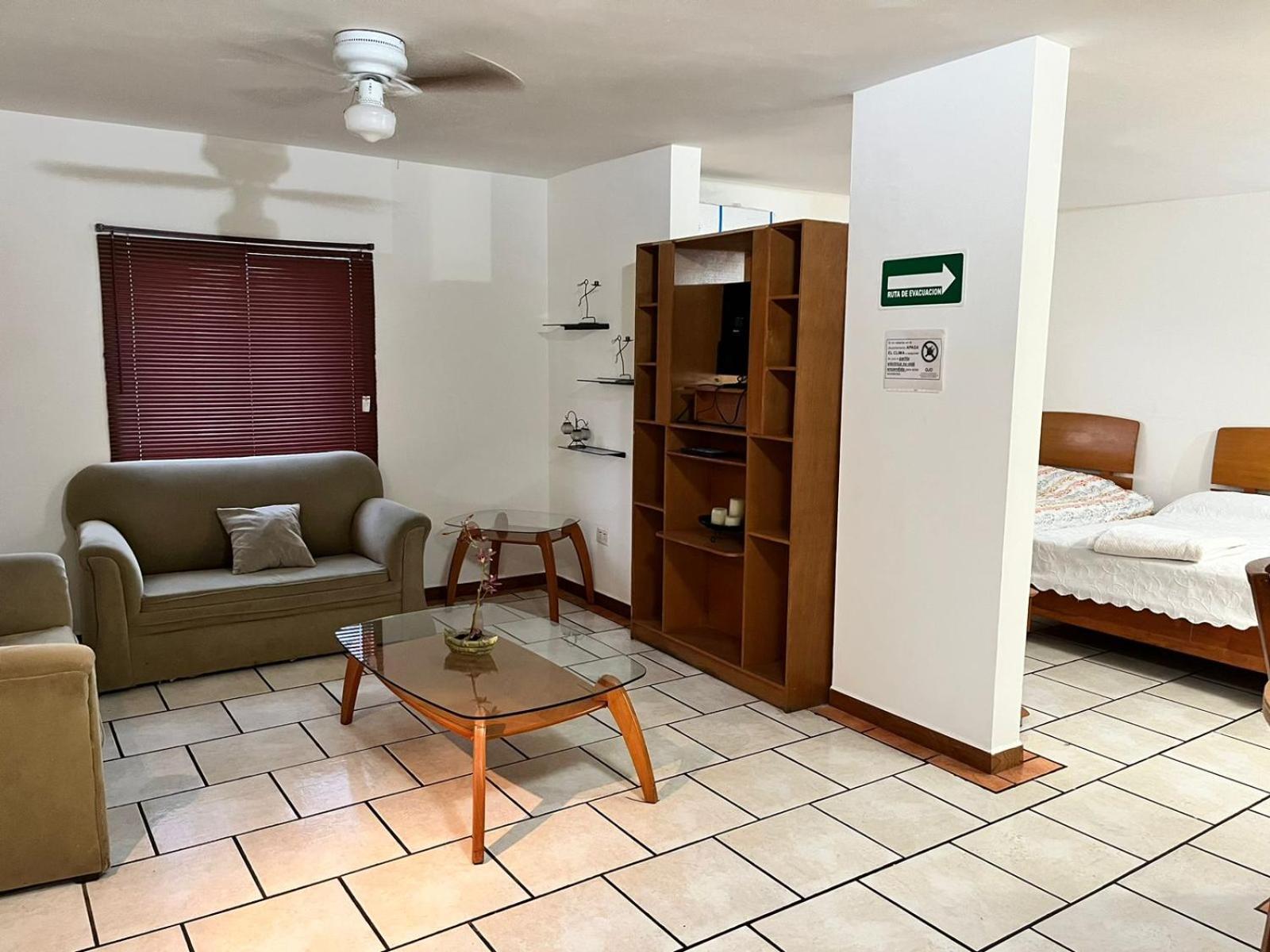 Confort Ejecutivo Suites Lindavista Guadalupe  Exteriör bild