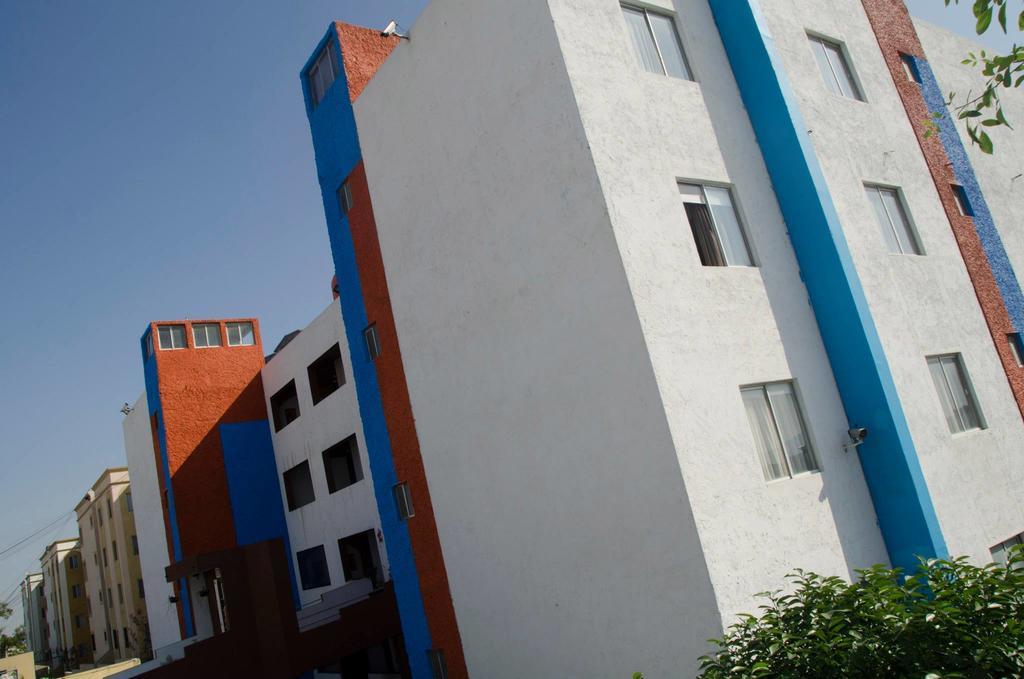 Confort Ejecutivo Suites Lindavista Guadalupe  Exteriör bild